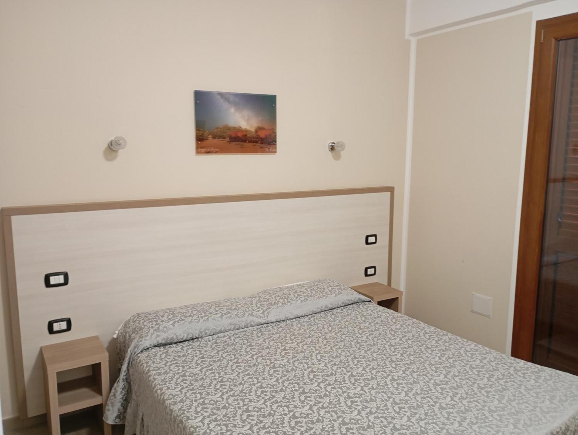 Hotel Meridiana Arbus Bagian luar foto