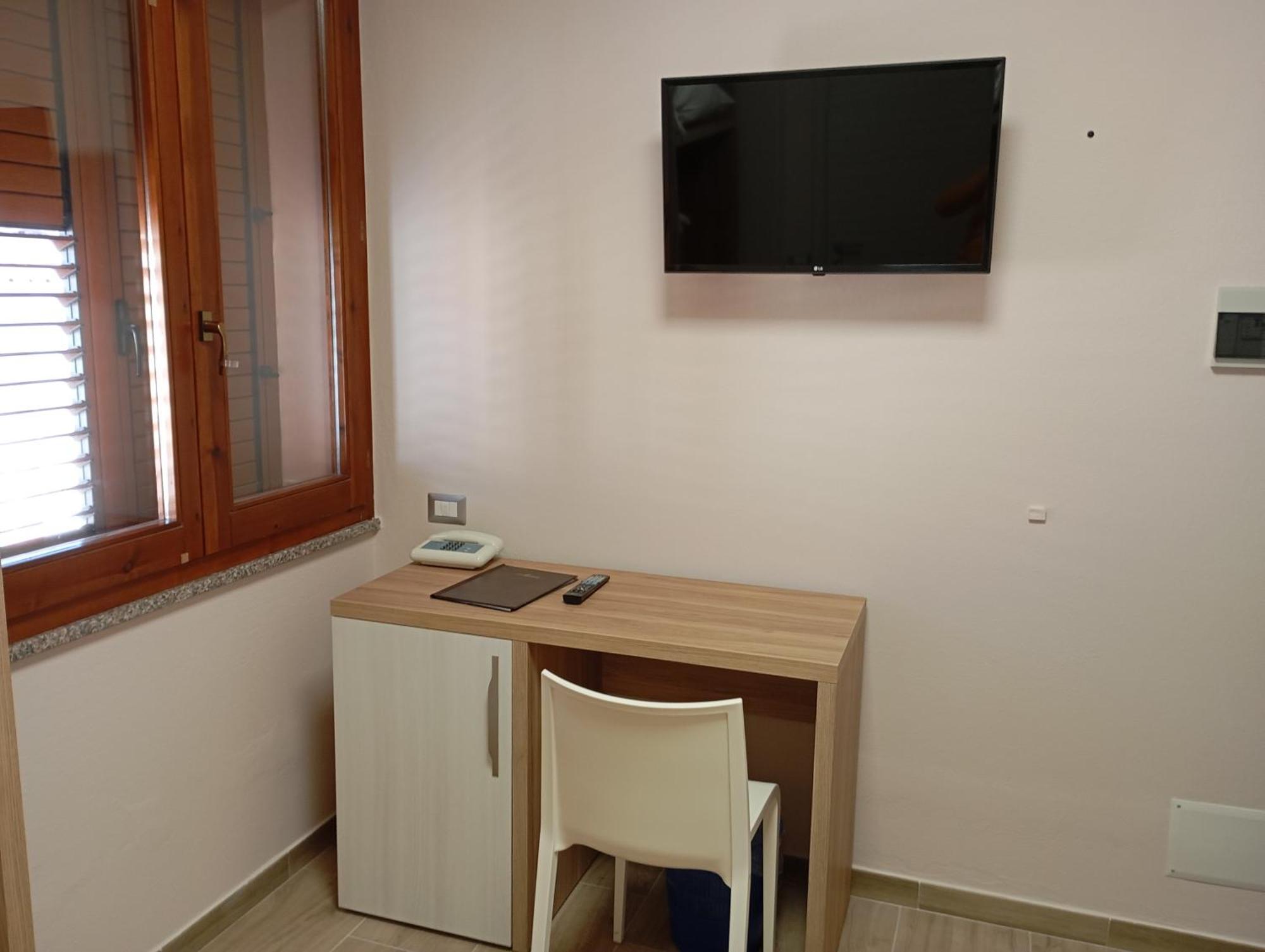 Hotel Meridiana Arbus Bagian luar foto