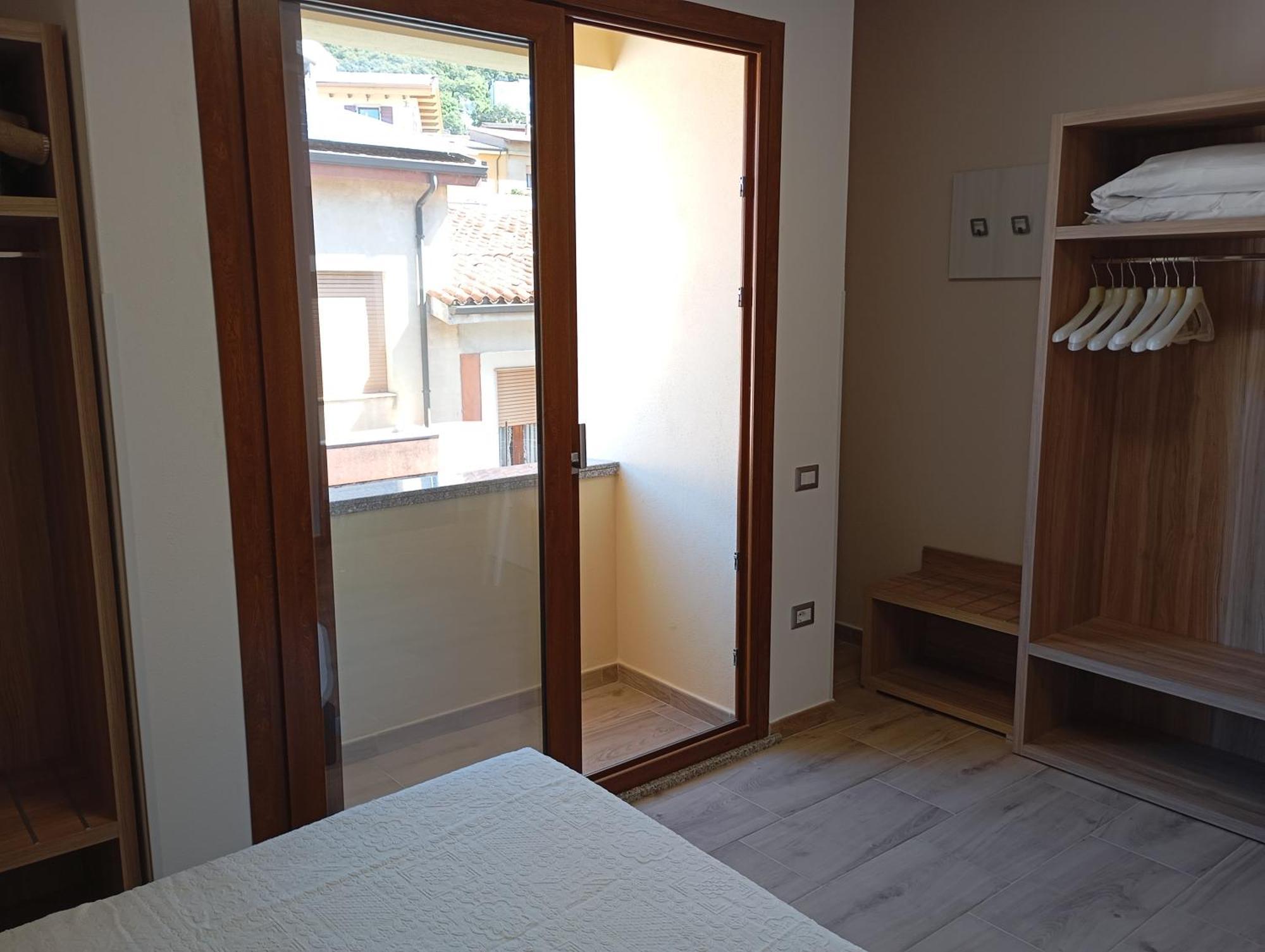 Hotel Meridiana Arbus Bagian luar foto
