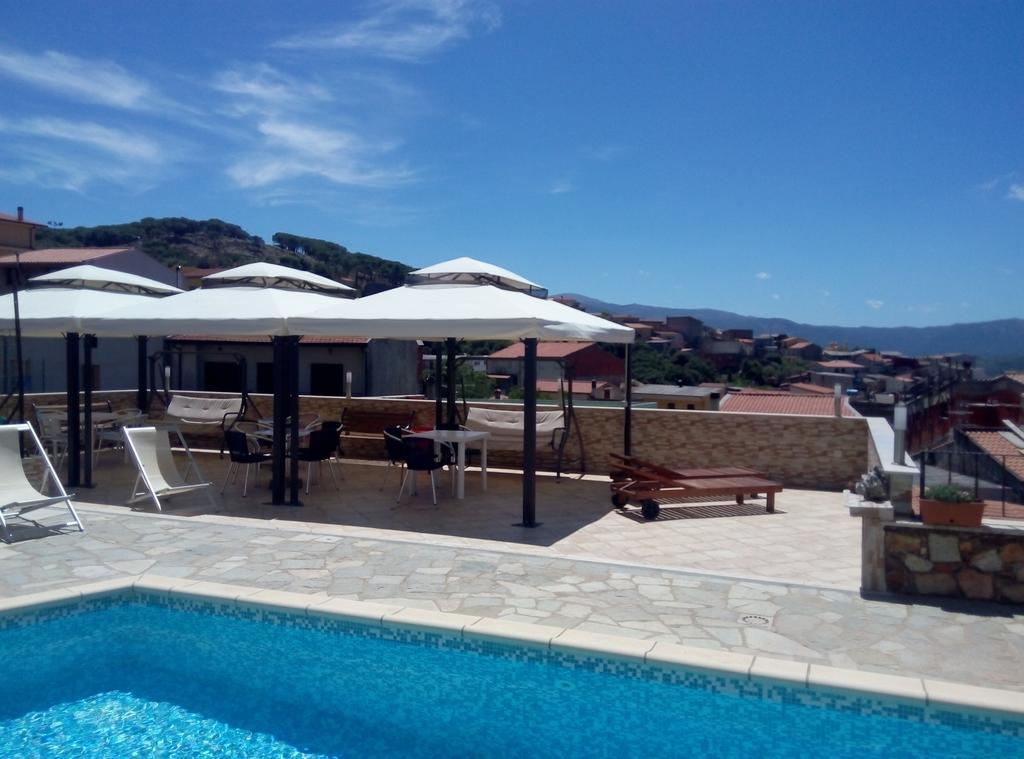 Hotel Meridiana Arbus Bagian luar foto