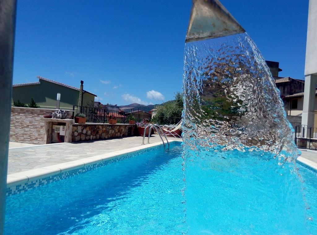 Hotel Meridiana Arbus Bagian luar foto