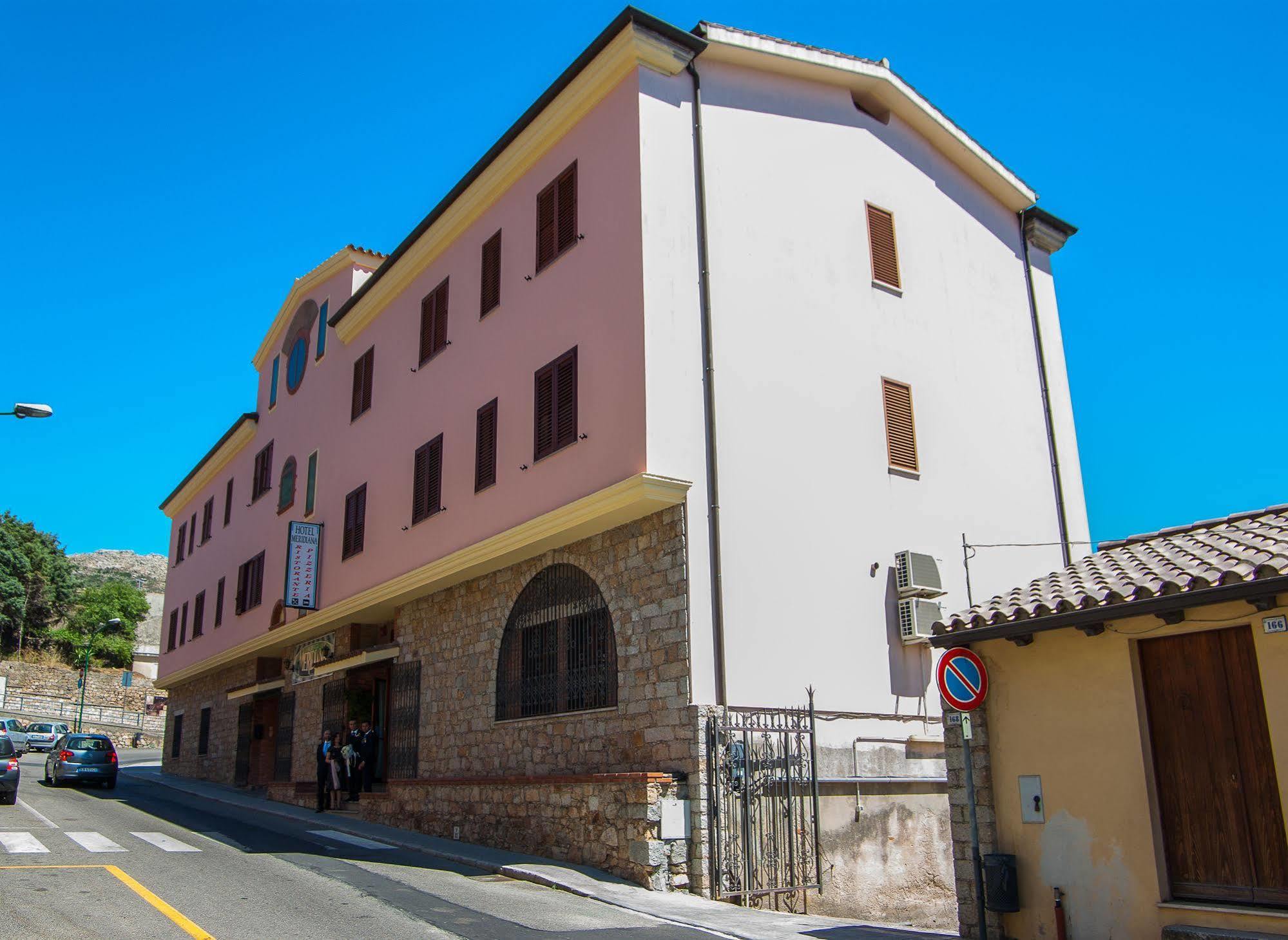 Hotel Meridiana Arbus Bagian luar foto