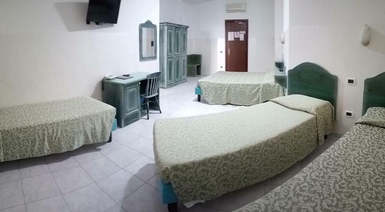 Hotel Meridiana Arbus Bagian luar foto