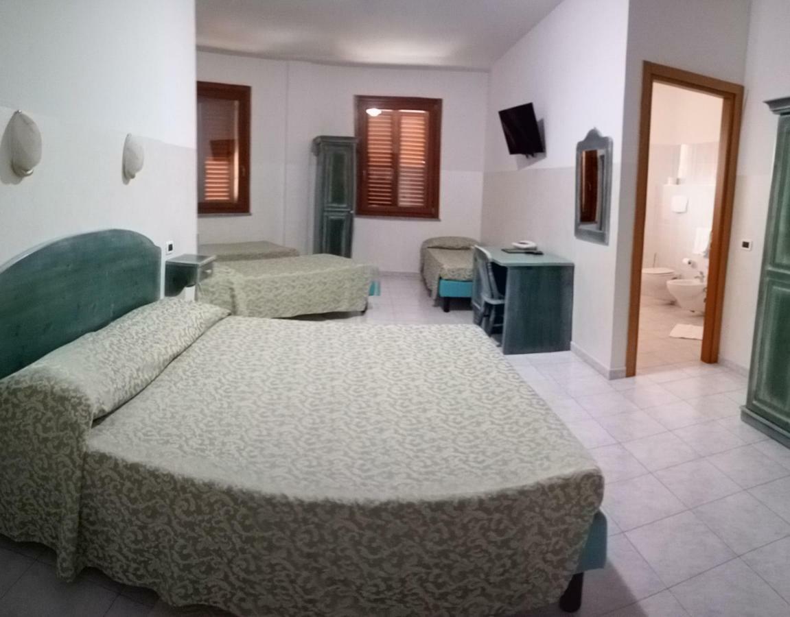 Hotel Meridiana Arbus Bagian luar foto