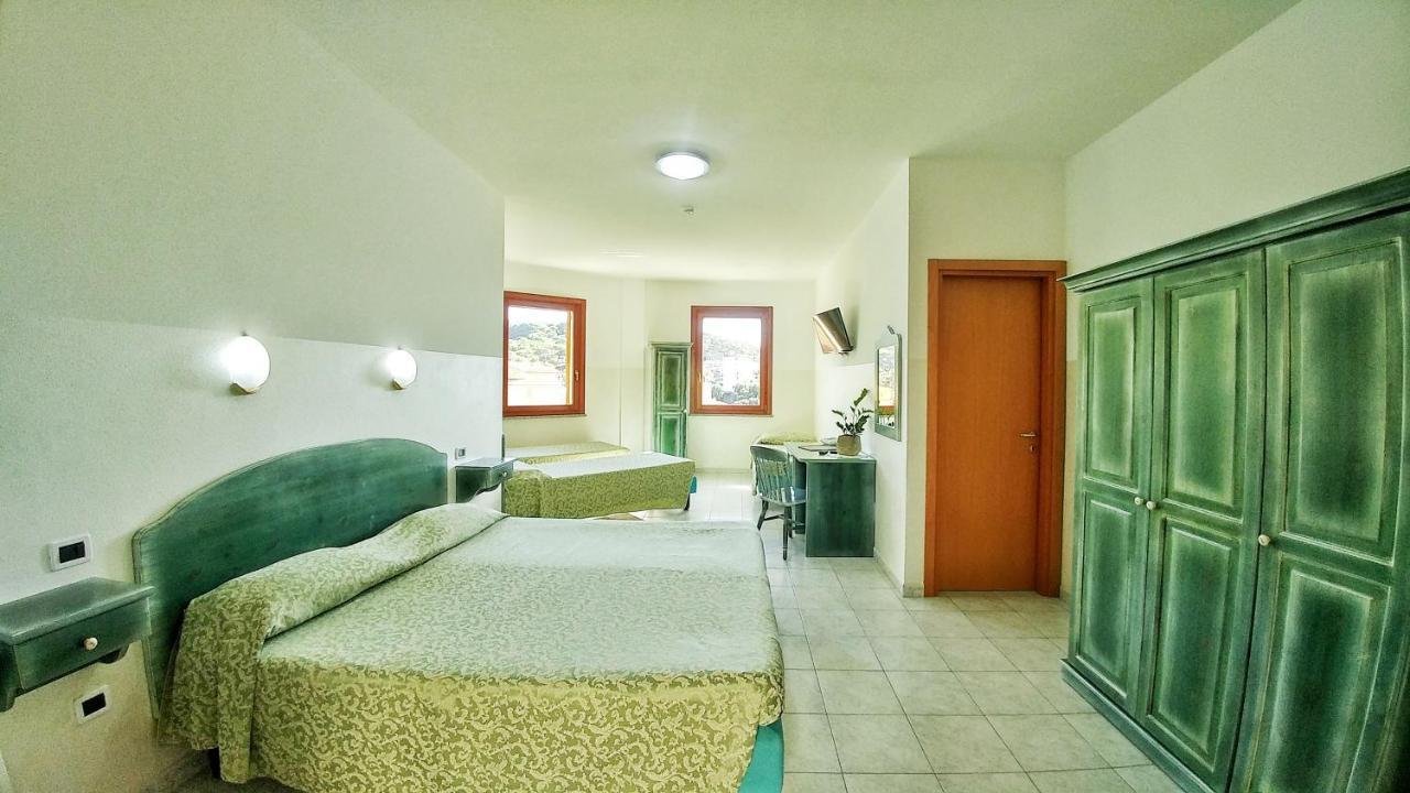 Hotel Meridiana Arbus Bagian luar foto