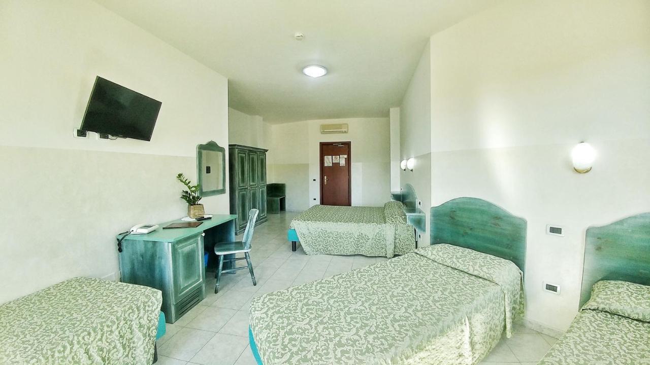 Hotel Meridiana Arbus Bagian luar foto