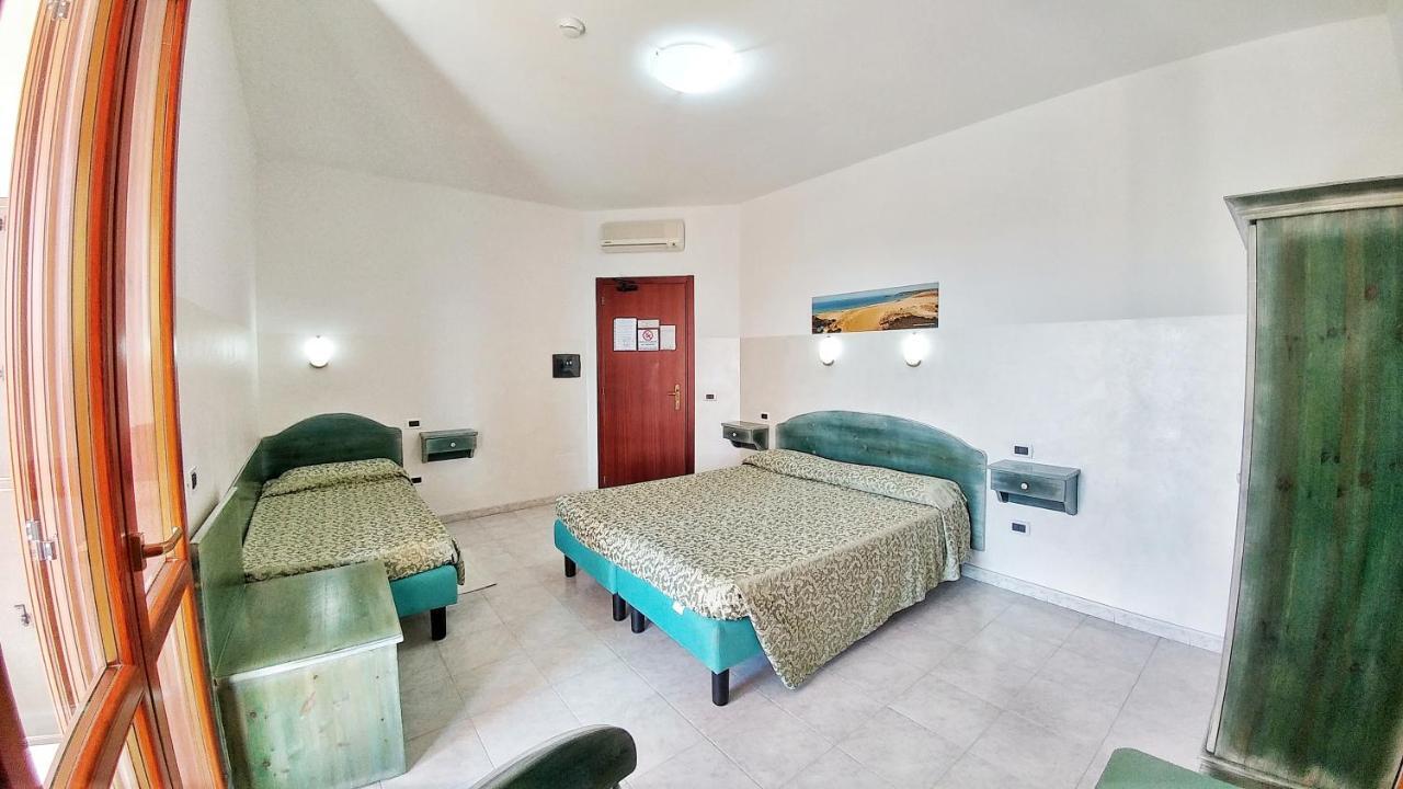 Hotel Meridiana Arbus Bagian luar foto
