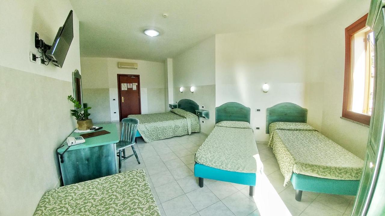 Hotel Meridiana Arbus Bagian luar foto