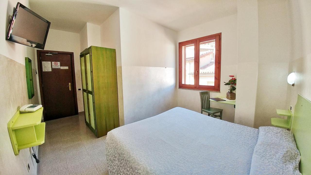 Hotel Meridiana Arbus Bagian luar foto