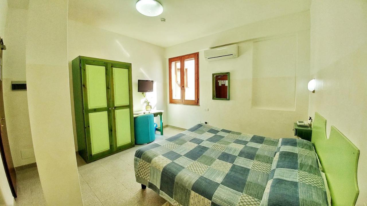 Hotel Meridiana Arbus Bagian luar foto