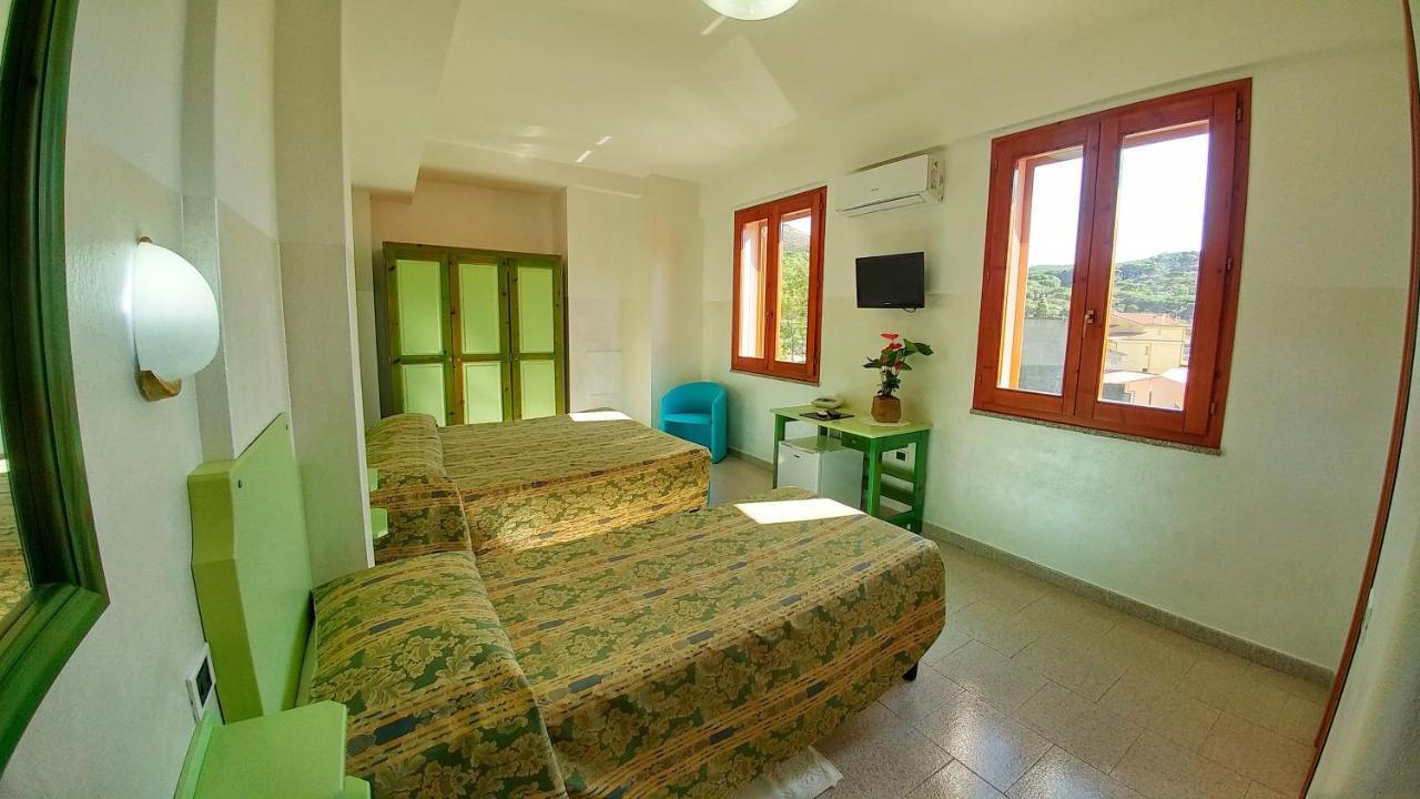 Hotel Meridiana Arbus Bagian luar foto