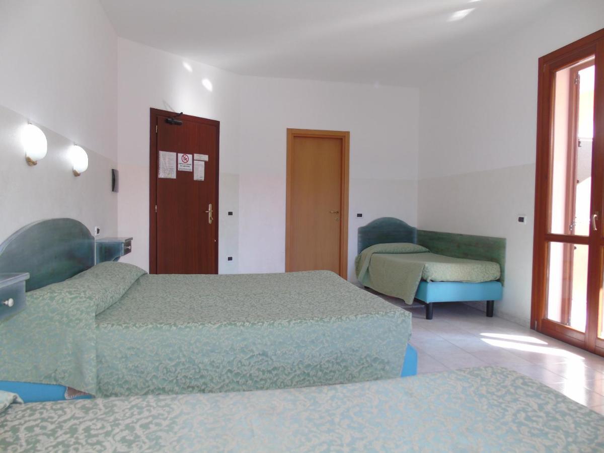 Hotel Meridiana Arbus Bagian luar foto